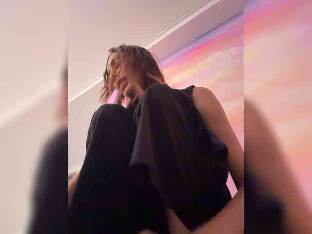 Megan-Holly webcam