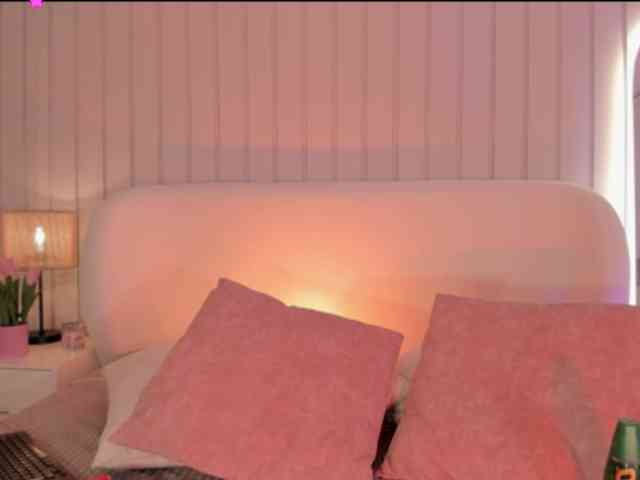 Megan-Holly webcam