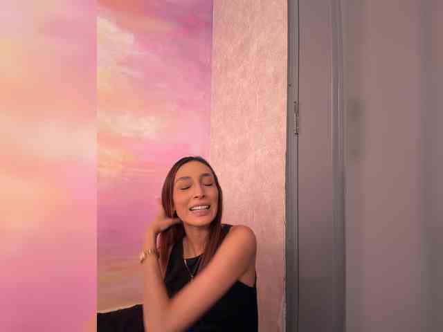 Megan-Holly webcam