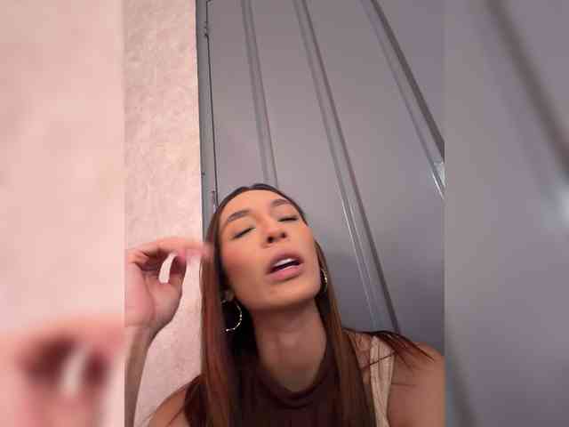 Megan-Holly webcam