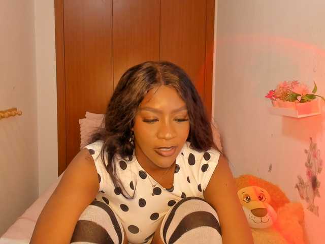 -viioolleettaa- live cam on BongaCams