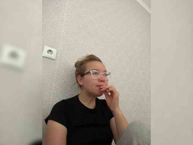 LynnMonica webcam