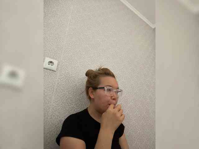 LynnMonica webcam