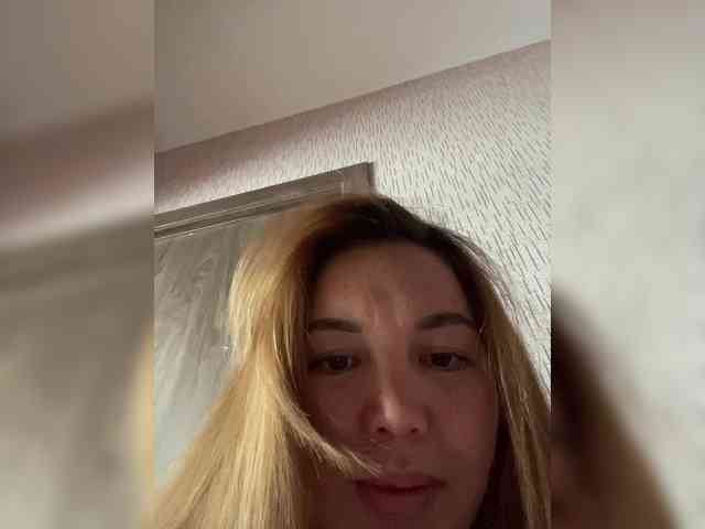 LynnMonica webcam
