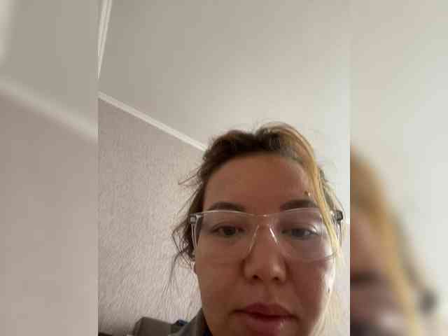 LynnMonica webcam