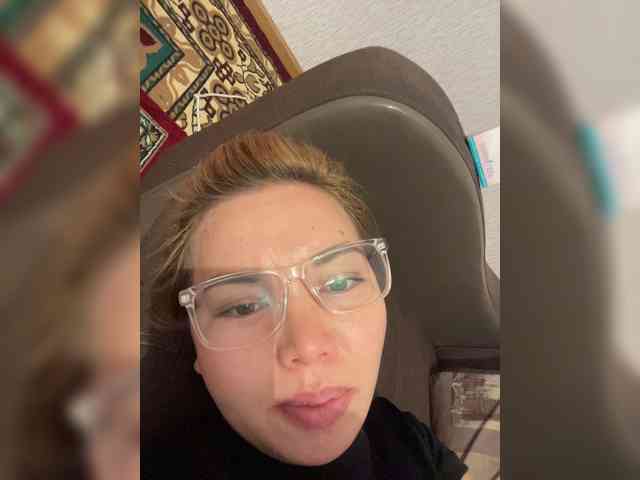 LynnMonica webcam