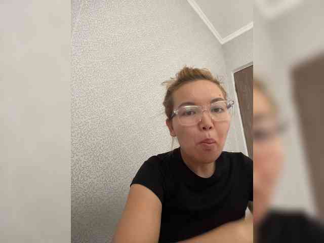 LynnMonica webcam