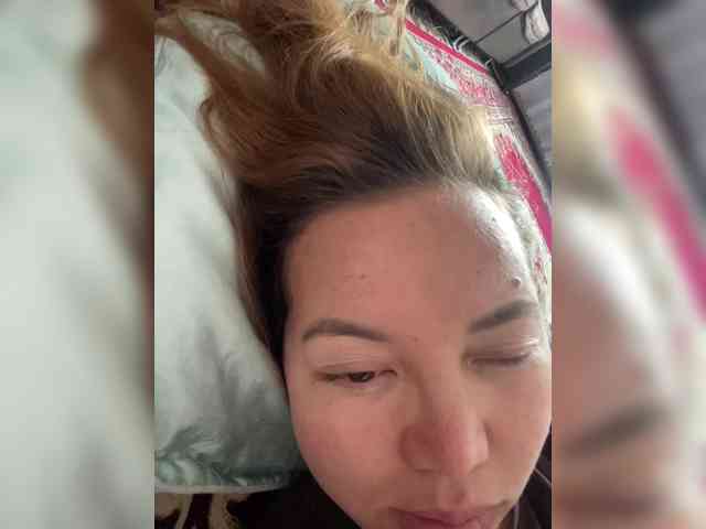 LynnMonica webcam