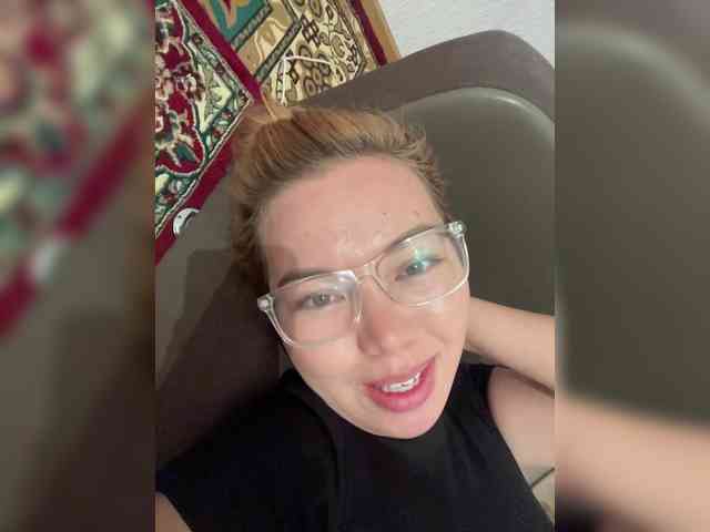 LynnMonica webcam