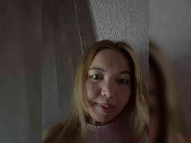 LynnMonica webcam