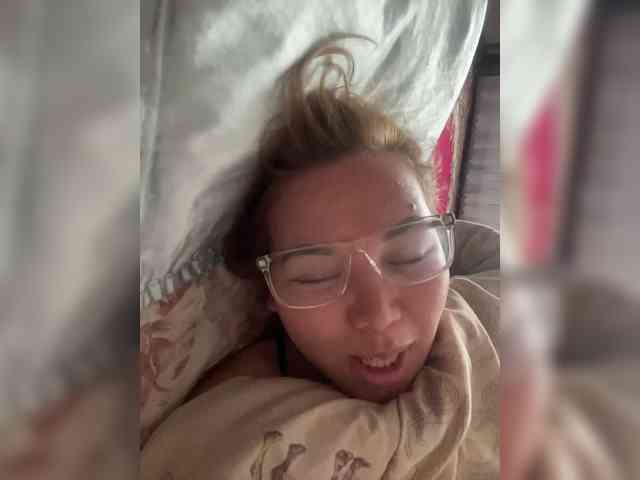 LynnMonica webcam