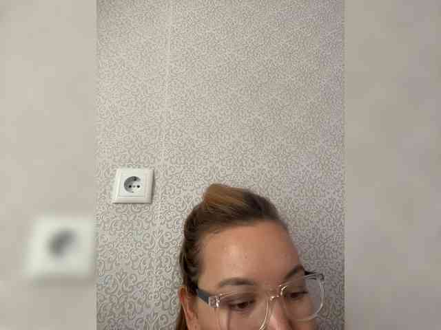 LynnMonica webcam
