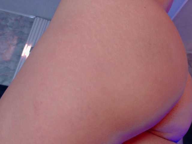 MollyyCruz live cam on BongaCams