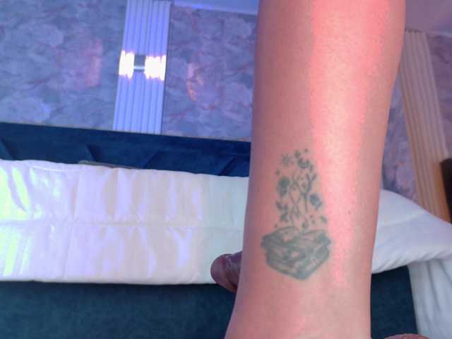 MollyyCruz live cam on BongaCams