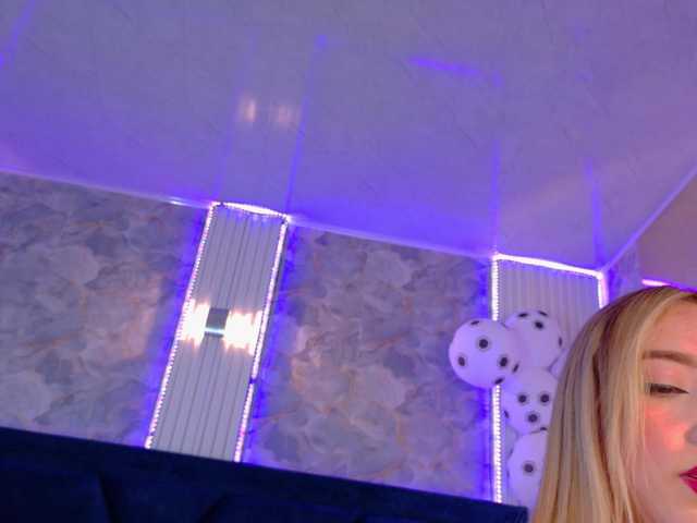 MollyyCruz live cam on BongaCams