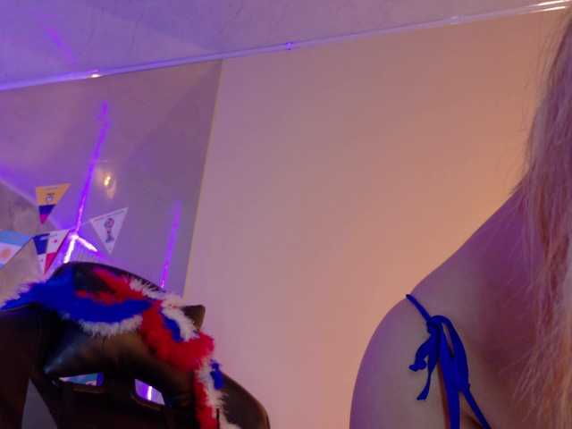 MollyyCruz live cam on BongaCams