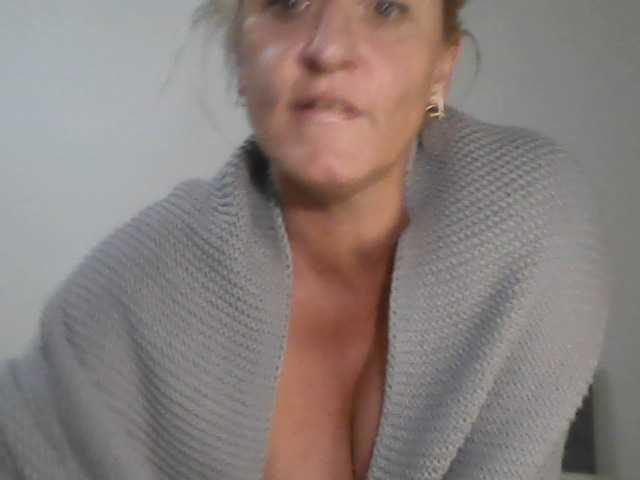 Sandyforyou Live Cam on BongaCams