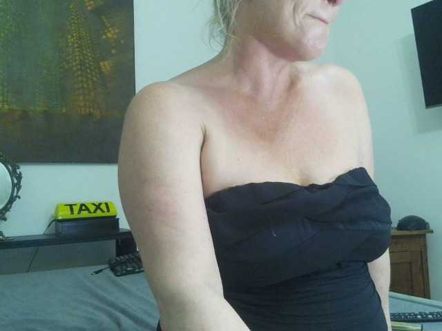 Sandyforyou live cam on BongaCams