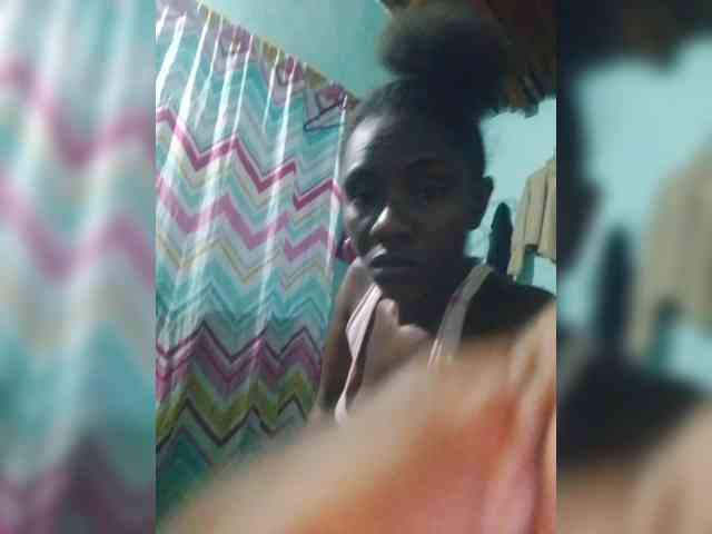 Jessiielove Live Webcam on BongaCams