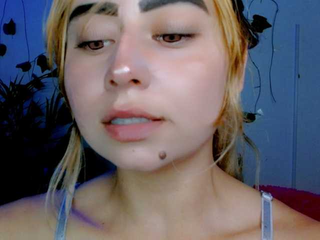 Sabrinaolsons's BongaCams show and profile