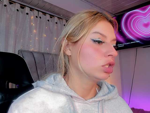 Sabrinaolsons live cam on BongaCams