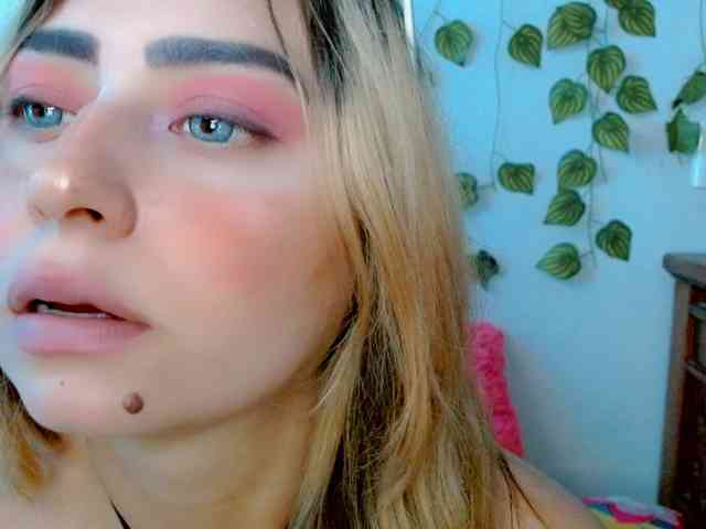 Sabrinaolsons webcam