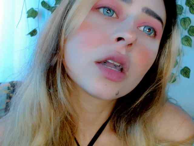 Sabrinaolsons webcam