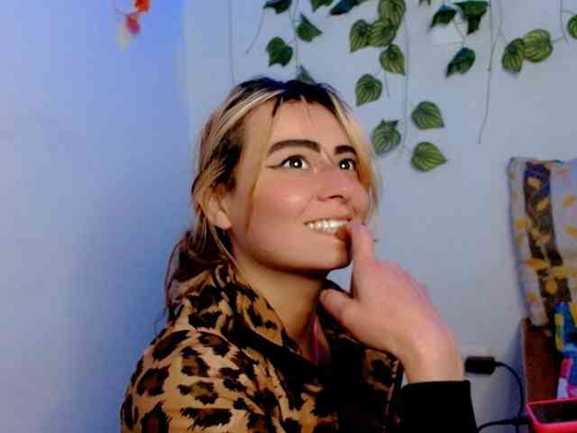 Sabrinaolsons webcam