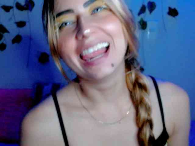 Sabrinaolsons webcam