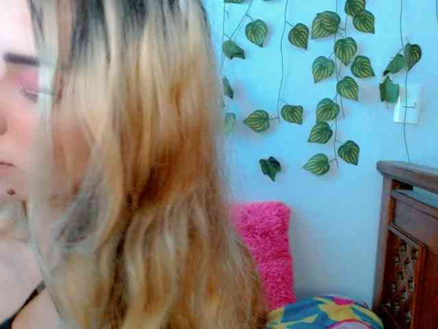 Sabrinaolsons webcam