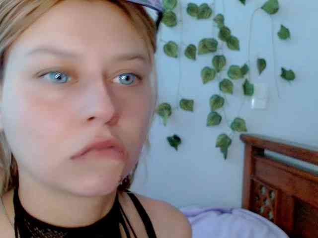 Sabrinaolsons webcam
