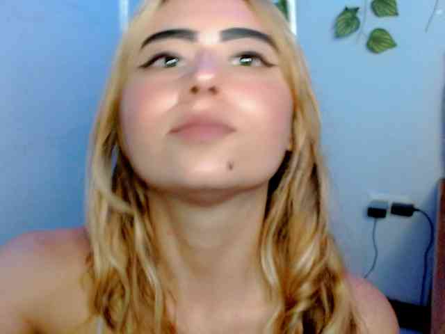 Sabrinaolsons webcam