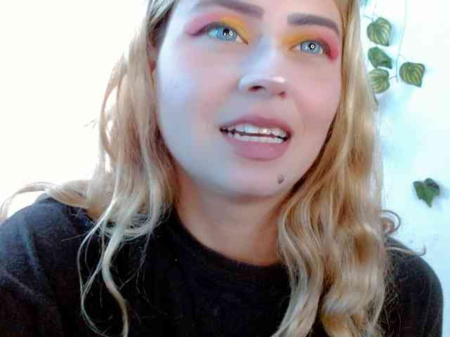 Sabrinaolsons webcam