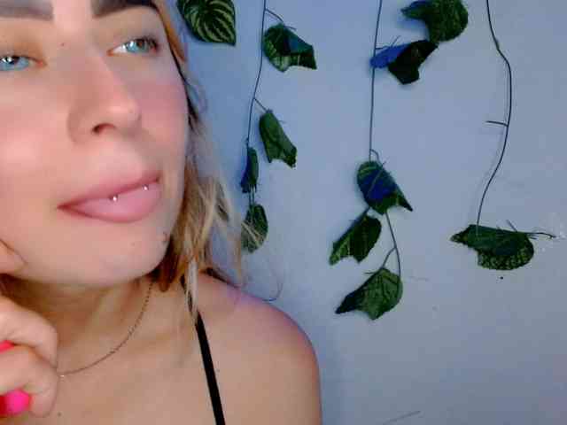 Sabrinaolsons webcam