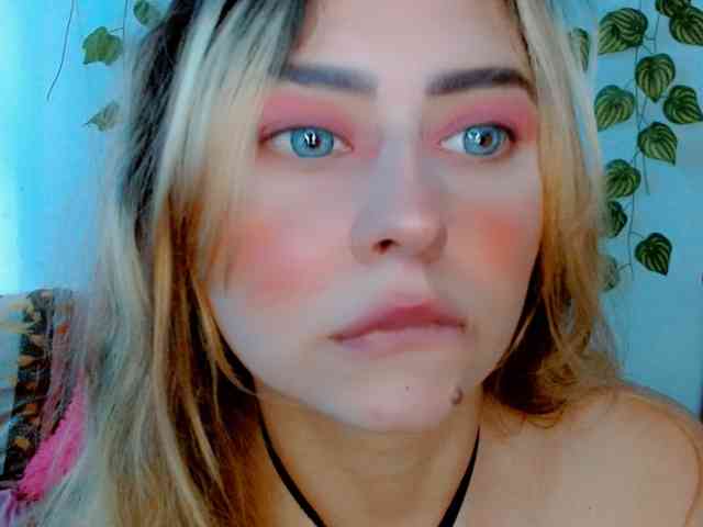 Sabrinaolsons webcam