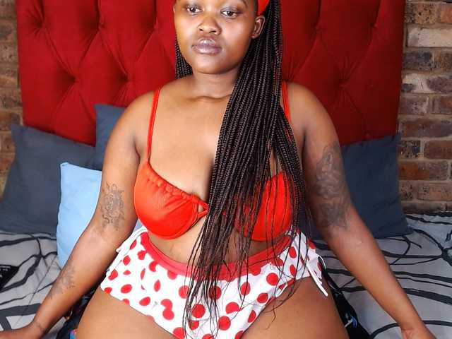ThickPearlxx21 live cam on BongaCams