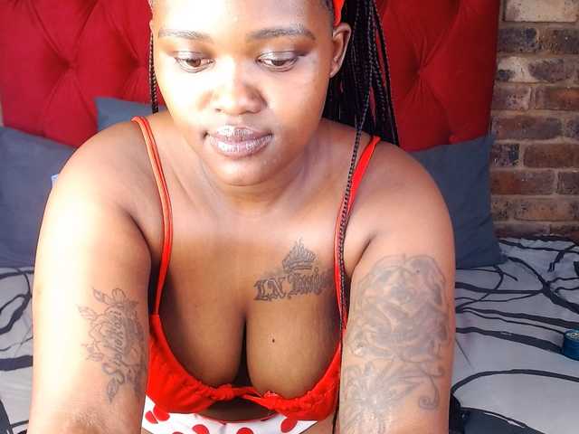 ThickPearlxx21 live cam on BongaCams