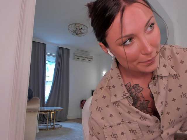 Foxe-Sailey live cam on BongaCams