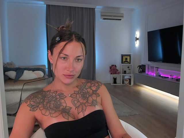 Foxe-Sailey live cam on BongaCams