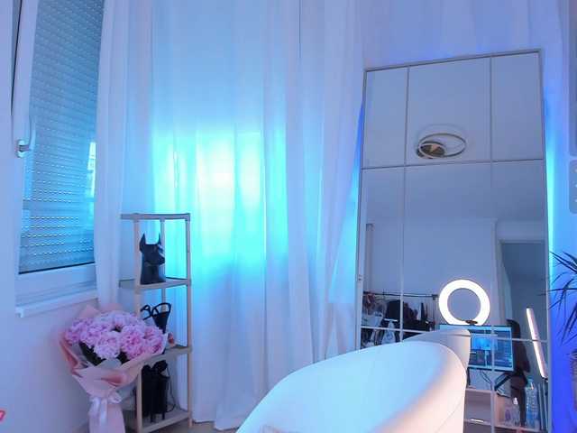 Foxe-Sailey live cam on BongaCams