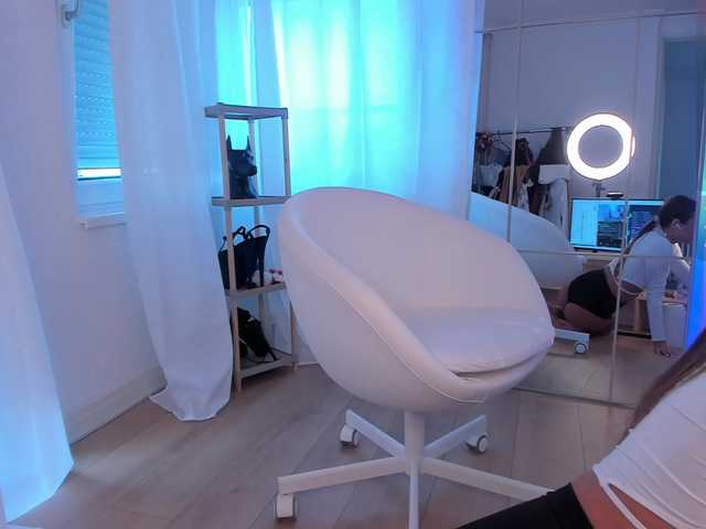 Foxe-Sailey live cam on BongaCams
