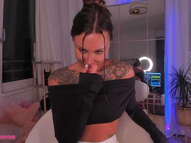 Foxe-Sailey live cam on BongaCams