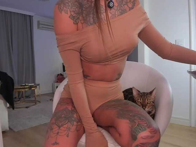 Foxe-Sailey live cam on BongaCams