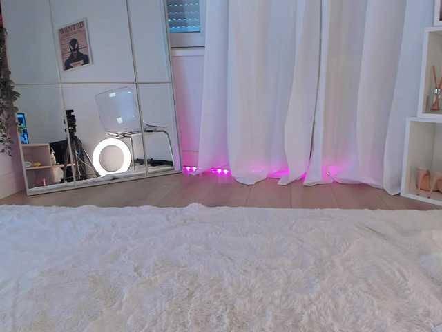 le modèle seily est en webcam porno dans un show sur le site bongacams, il possède les tags suivants: White/Caucasian,Brunette,Shaved