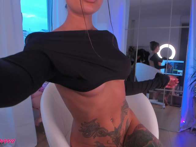 Foxe-Sailey live cam on BongaCams