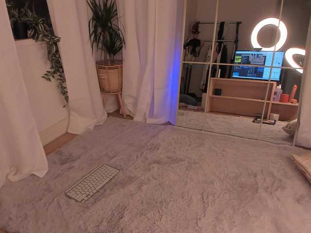 Foxe-Sailey's BongaCams show and profile