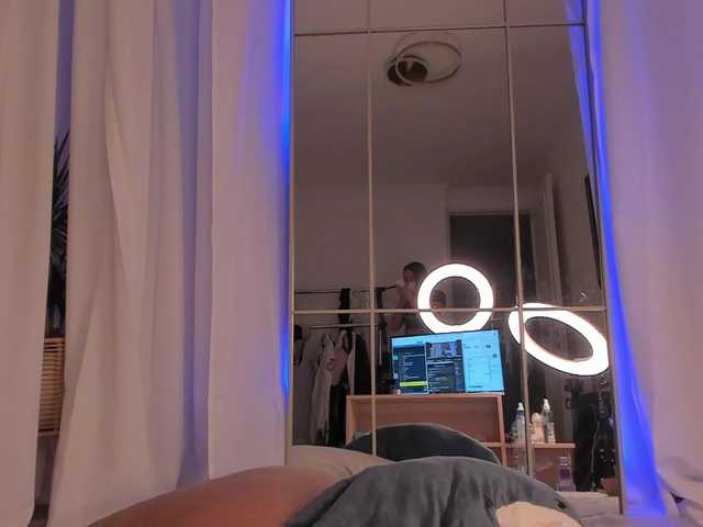 Foxe-Sailey's BongaCams show and profile