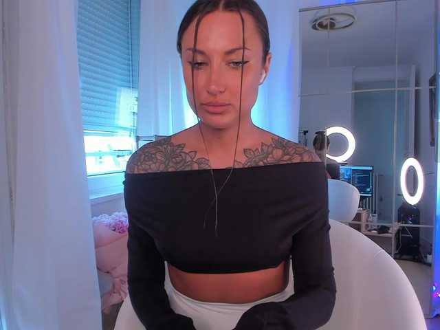 Foxe-Sailey live cam on BongaCams