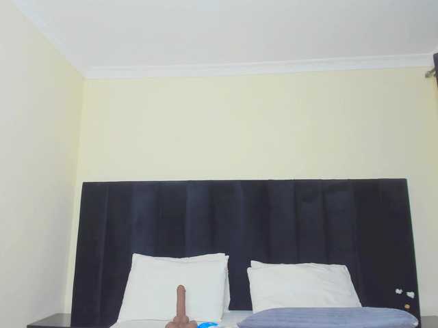 Pretty-Queen live cam on BongaCams