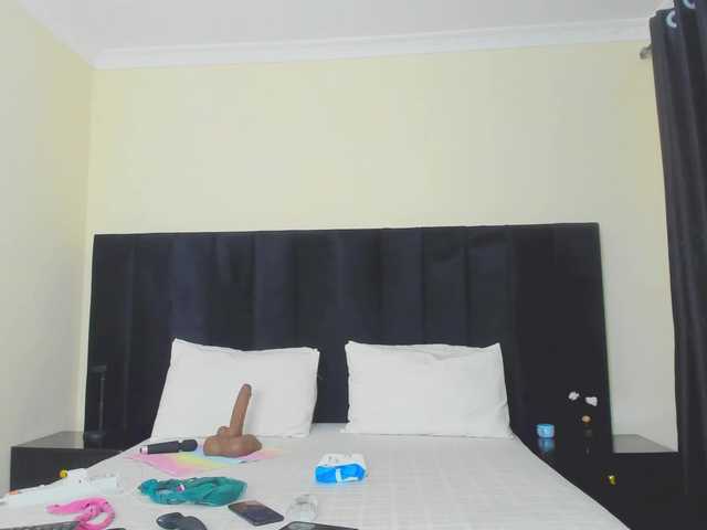 Pretty-Queen live cam on BongaCams